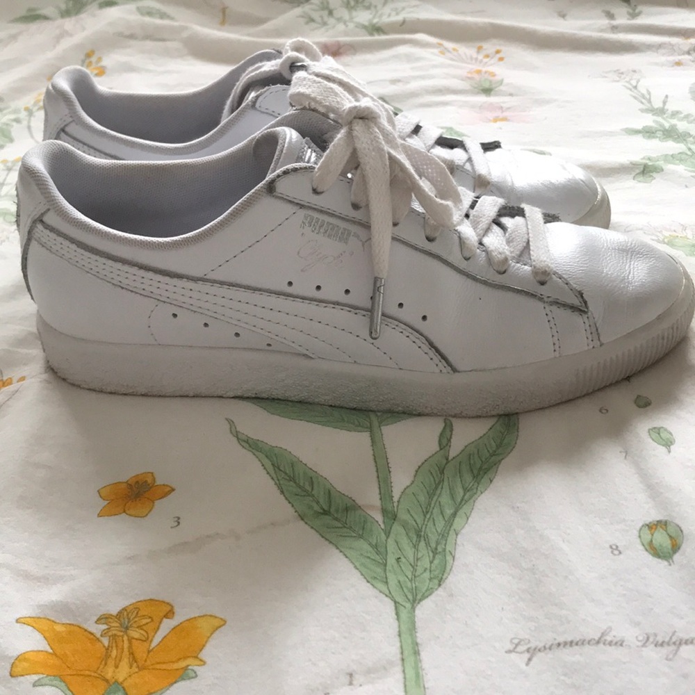 Puma Clyde Sneakers